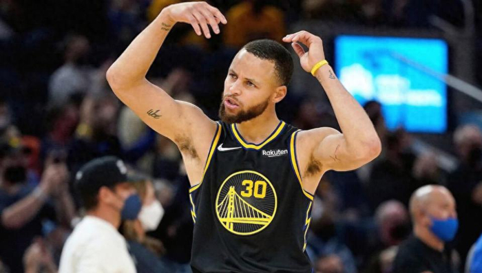 28+8+3，全联盟都说交易亏了，但他逆天改命，准备签约|斯蒂芬·库里|克里斯塔普斯·波尔津吉斯|吉米·巴特勒|勇士|克里斯塔普斯-波尔津吉斯_新浪体育_新浪新闻